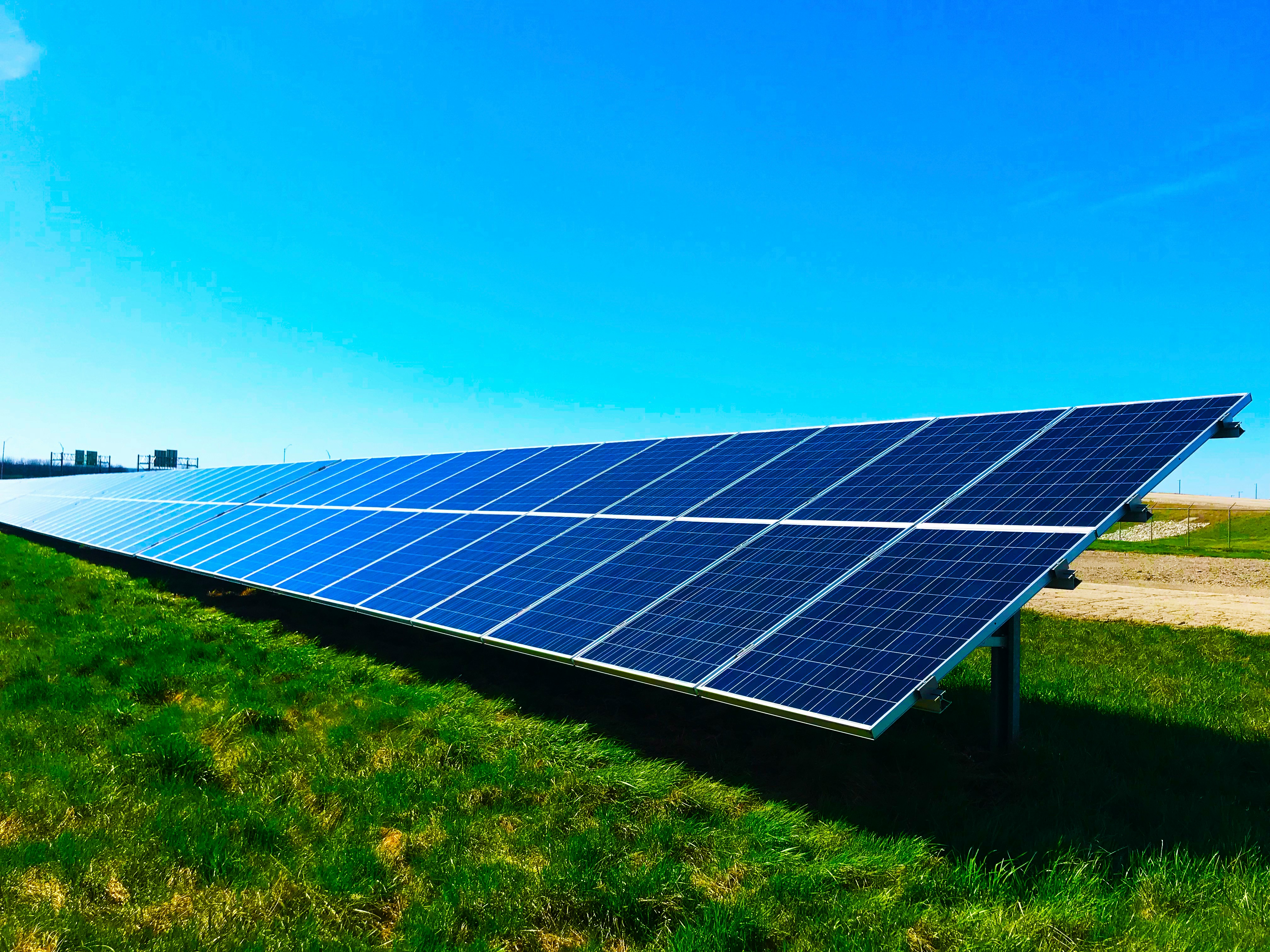 https://unsplash.com/photos/blue-solar-panel-WvusC5M-TM8?utm_source=unsplash&utm_medium=referral&utm_content=creditShareLink
