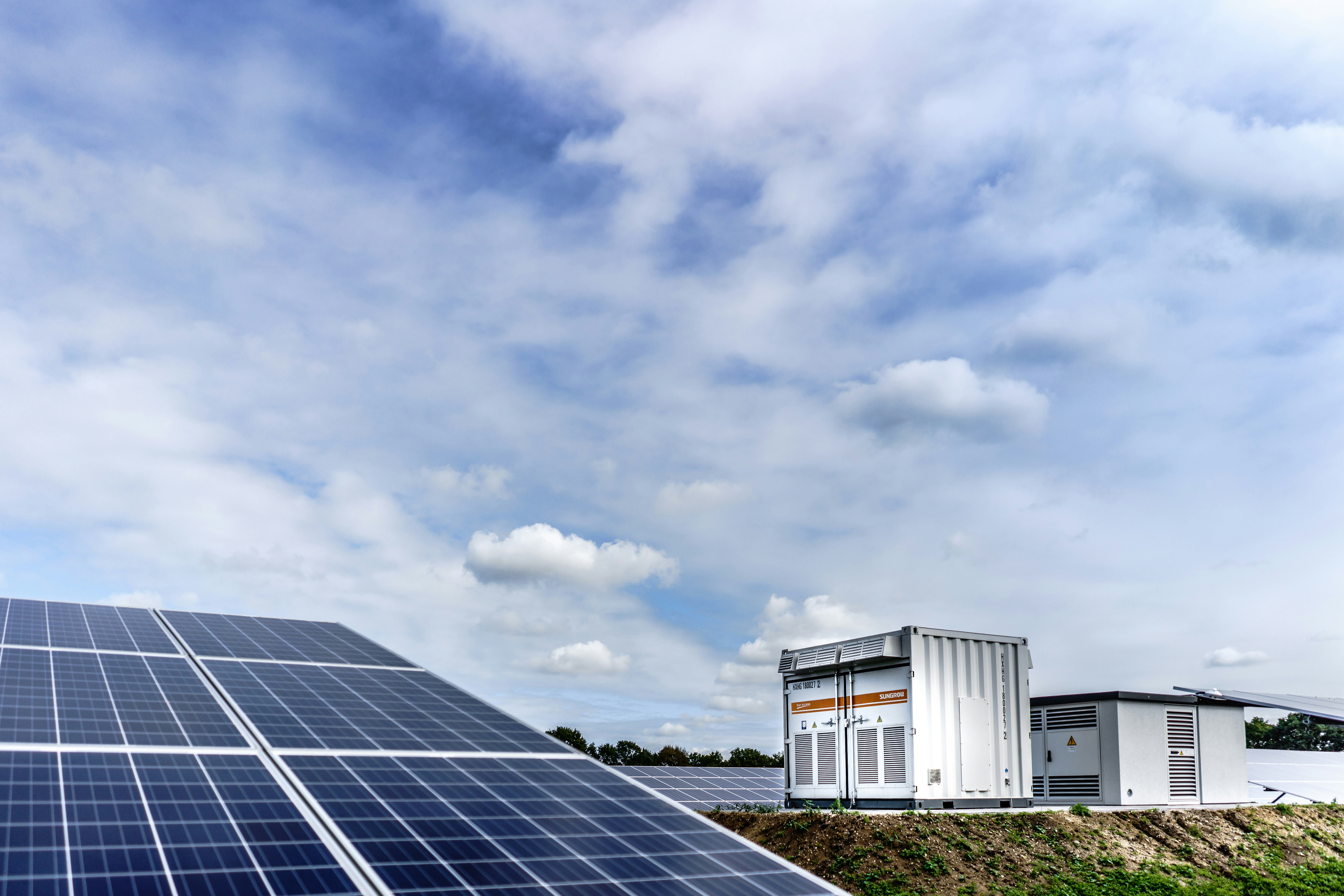 https://unsplash.com/photos/white-and-black-solar-panels-under-white-clouds-and-blue-sky-during-daytime-itv-MC5S6cU?utm_source=unsplash&utm_medium=referral&utm_content=creditShareLink